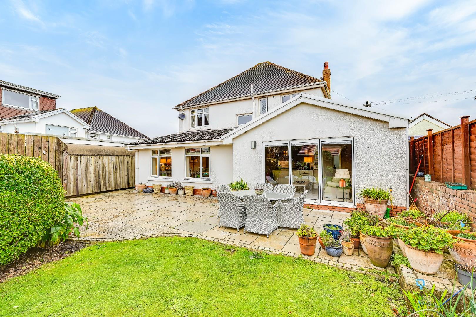 Victoria Avenue, Porthcawl, Bridgend County Borough, CF36 3EY